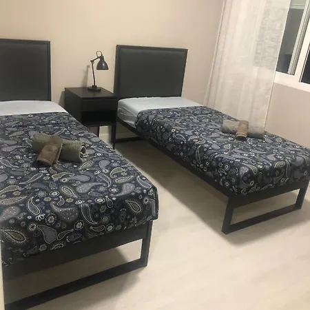 4-Bed Apartment 400 M From The Sea, Close To Everything Apartment *