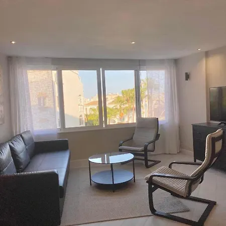 4-Bed Apartment 400 M From The Sea, Close To Everything Apartment Fuengirola