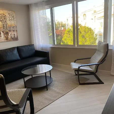 Apartment 4-Bed Apartment 400 M From The Sea, Close To Everything *
